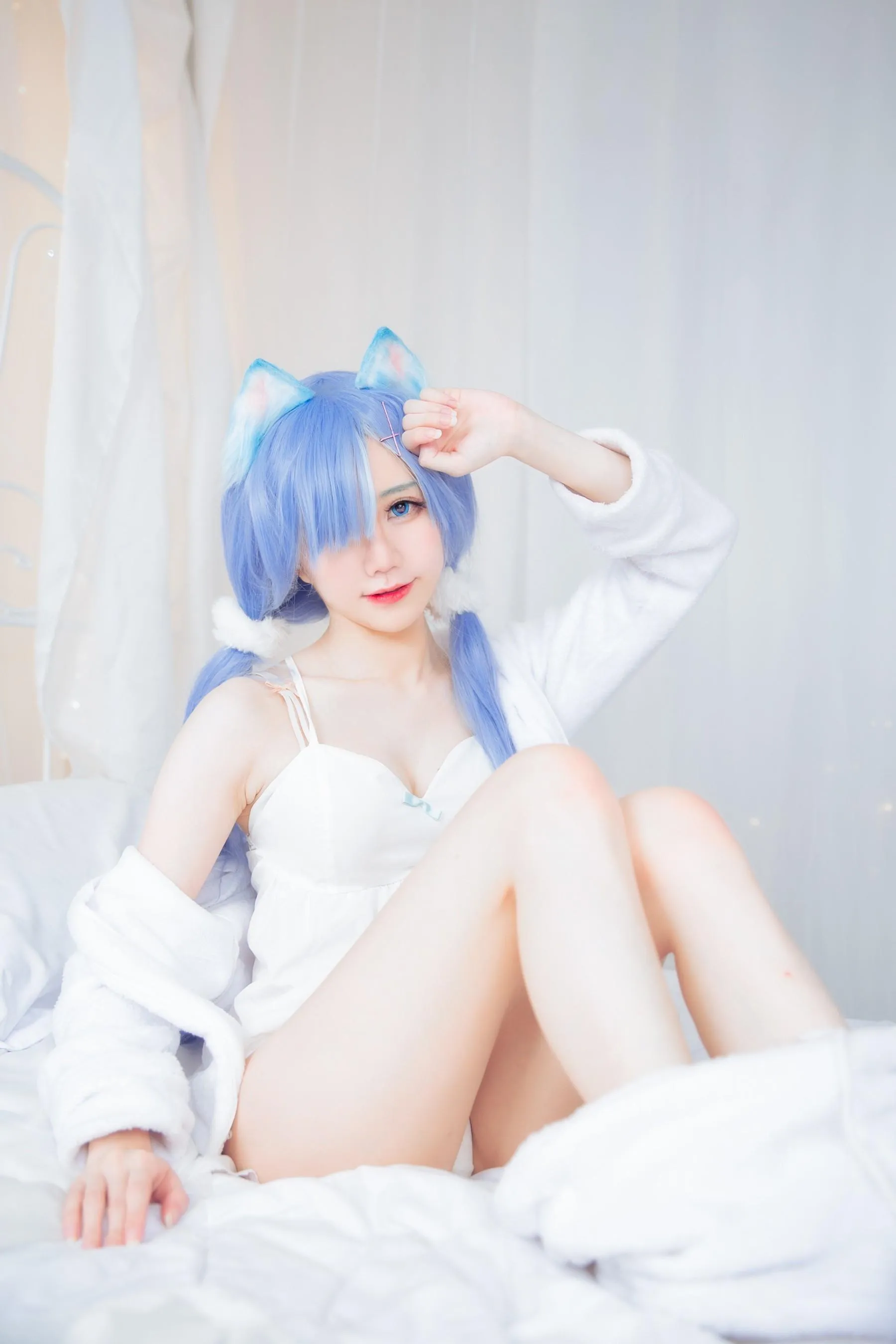 Sally Dorasnow – NO.22 Rem White Kitty [50P]插图2